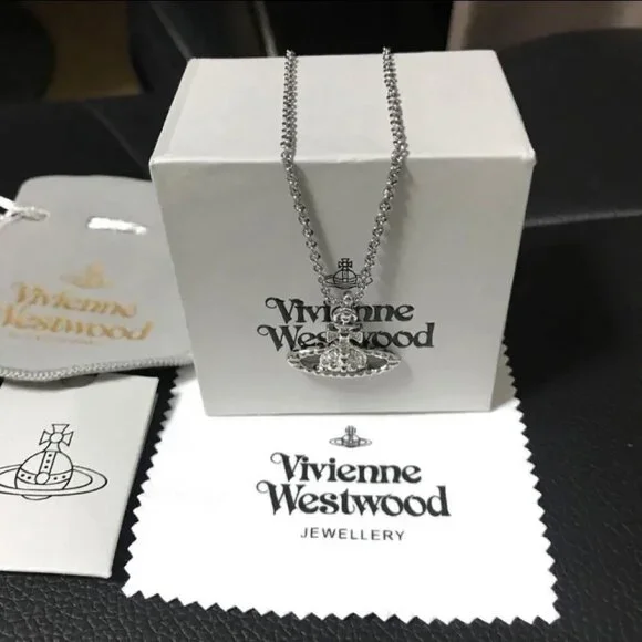 Vivienne Westwood Necklace Bas relief Silver